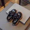 2026 Nova Primavera Verão Sapatos de Princesa para Meninas Sola Plana Estiloso Laço Pequenos Sapatos de Couro Versátil para Crianças Médias e Mais Velhas Sapatos de Couro Únicos