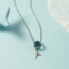 Collar de cola de pez de cristal para mujer, cadena minimalista para clavícula con cuentas azules, joyería de diseño nicho azul