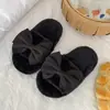 Sapatos de Algodão Doces e Fofos para Meninas com Laço e Pelo, Novo Estilo de Inverno, Aquecimento para Casa, Chinelos Abertos com Tira Única