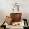 Bolso cubo tejido con patrón transfronterizo para mujer, gran capacidad, bolso de alta gama para el día a día, nuevo bolso de hombro de moda 2026 para madre e hija
