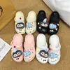 Nuevos Accesorios Versátiles y Lindos de Pingüino Esponjoso y Pez de Dibujos Animados para Zuecos, Dijes Desmontables para Zapatos DIY
