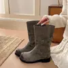 Botas Curtas Western Femininas Botas Sense Empilhadas Salto Bloco Novo Design 2026 Botas Retrô Francês Outono Inverno Barra da Calça Tamanho Grande Jeans