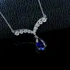 Colar S925 Prata de Lei Simétrico em V Cravejado com Zircônia Cúbica Pingente de Safira Cultivada Gota de Água Colar de Luxo Leve para Vestido de Noite Presente de Aniversário