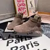 2026 Estilo Coreano Invierno Nuevo Hebilla Metálica Ante Birkenstock Zapatos Piel Suave Suela Plana Botas de Moda Botines Retro Zapatos de Mujer