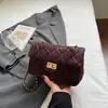 Coleção Outono 2026: Bolsa de Ombro Feminina com Corrente e Padrão de Diamante, Pequena Quadrada Estilosa e Minimalista para Trabalho e Deslocamento