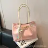 Bolsa de Mão Feminina de Luxo Leve e de Alta Qualidade 2026 Novo Modelo Grande Capacidade Bolsa de Ombro para o Dia a Dia Bolsa Tote Casual Fashion Tendência