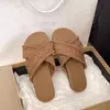 Sandalias planas de suela blanda en estilo bohemio coreano para mujer, adecuadas para usar en verano con faldas, nuevo modelo de verano 2025