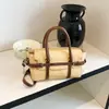 Modelo nuevo transfronterizo 2025, bolso de mano con diseño elegante y único, bolso de hombro de alta calidad, bolso cruzado moderno y versátil