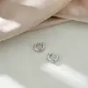 Brincos de argola lisos minimalistas em prata de lei 925 modelo 2026 novo estilo ins cool nicho alta qualidade ear cuffs redondos para mulheres