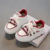Tênis Casuais Femininos 2026 Primavera Novo Desenho My Melody Solado Macio Antiderrapante Respirável Decoração de Frutas com Velcro