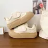 Zapatos Blancos de Leche de Suela Gruesa para Mujer, Feos y Lindos Primavera Nuevo Chic Nicho Velcro Zapatos Pan de Dedo Gordo Tenis de Estudiante