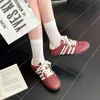Nuevos Zapatos de Entrenamiento Casuales de Cuero Sintético a Rayas de Moda con Suela Plana para Mujer, Zapatillas Versátiles con Cordones para Estudiantes, Otoño 2026