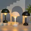 Pequena Luminária de Mesa Luminária Cogumelo Luz Ambiente LED Decoração Simples de Natal Halloween Cruzamento Amazon E-commerce Luminária Criativa