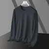 Camiseta de Manga Larga para Hombre Marca de Moda para Hombre Top Moderno de Cuello Redondo Top Base Interior de Otoño Color Sólido Ropa de Otoño Top Pequeño