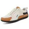 Atacado Transfronteiriço de Sapatos Masculinos, Novos Modelos de Primavera, Tênis Casuais Slip-On, Superfície de Couro, Impermeável, Antiderrapante, Sola Macia, Mocassins Versáteis