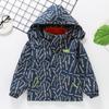 Roupas Novas Outono e Inverno 2026 para Meninos, Jaqueta Três em Um Removível para Crianças, Roupas de Montanhismo Outdoor para Crianças de Tamanho Médio e Grande