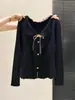 Nuevo Top de Punto Ajustado con Borde de Hongo Negro Escote en V Otoño/Invierno para Mujer Suéter Coreano Dulce Suave Capa Base