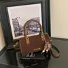 Bolsa de almohada de diseño único para mujer, nueva moda 2026, bolso de hombro cruzado retro, bolso cilíndrico de mano