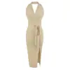 Elegante y sofisticado vestido lencero negro de cuello halter con escote en V pronunciado, cintura alta, efecto adelgazante y abertura, vestido largo de verano