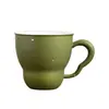 Verde-oliva com detalhes dourados, xícara de chá de cerâmica com alça vintage, adequada para uso doméstico, uma única xícara de chá para desfrutar de chá em um estilo chinês tradicional