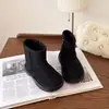 Botas de Algodão Quentes Espessas de Pelúcia para Crianças do Nordeste 2026 Inverno Novo Botas Curtas Antiderrapantes Fáceis de Calçar Botas de Neve para Meninas
