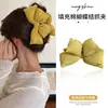 Exquisita pinza de tiburón que hace que el cabello luzca más voluminoso, pinza de pelo a cuadros versátil de lujo ligero para mujer, elegante pinza de garra triangular estilo coreano, pinza de pelo retro