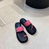 Pantuflas de Aspecto Elegante para Mujer 2024 Verano Ropa de Exterior Nuevos Planos de Interior Ins Chanclas Cruzadas de Playa para Mujer