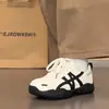 Sapatos brancos de sola grossa femininos 2026 novo estilo estilo esportivo com cadarço cano baixo casuais tênis de skate sapatos femininos Forrest Gump