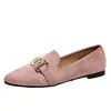 Zapatos slip-on de gamuza de punta fina, talla grande, modelo nuevo otoño 2026, con cadena metálica, zapatos casuales para mujer de comercio exterior transfronterizo