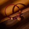 Pulseira de Fio Vermelho com Caroço de Pêssego para Bebê, Amuleto de Madeira de Pêssego Cinábrio Protetor contra o Mal, Proteção de Segurança para Bebês e Crianças Pequenas, Pulseira Anti-Susto