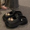 Meias-Pantufas Antiderrapantes da Hello Kitty, Modernas e Fofas, para Mulheres, Moda Verão 2026, Uso Externo, Aumentam a Altura, Sola Grossa, Bico Fechado para Mulheres