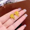Brincos de Fogos de Artifício Dourados Brilhantes Banhados a Ouro de Latão, Venda Quente no Tiktok, Brincos Brilhantes Minimalistas de Nicho de Luxo Leve Atacado