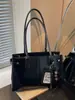 Bolsas de mano para mujer transfronterizas, nueva colección de principios de invierno 2026, bolsos tote, bandoleras y bolsos cruzados modernos y de moda