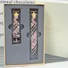 [Empaque de Caja de Regalo] Adecuado para Correa de Reloj Apple Iwatchs12S98765Se, Pulsera de Estrella y Luna, Correa de Cuero para Reloj