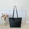 Bolso de Gran Capacidad para el Trabajo, Nueva Clase Casual, Textura de un Hombro, Bolso Tote de Viajero Moderno y Versátil Otoño 2025