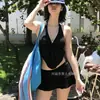 Bikini Blanco de Tirante Halter con Textura de Deseo Puro, Estilo Nuevo, con Falda Corta de Volantes y Corte que Ceñe la Cintura, Traje de Baño de Dos Piezas para Vacaciones