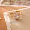 Anillo de Camelia con Perla de Agua Dulce para Mujer, Moda de Alta Gama, Elegante y Único, Chapado en Cobre con Oro Real, Anillo Abierto Versátil