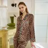 Estampado de Leopardo con Borde AzulContraste Azul KleinEstampado de LeopardoAcetato ImitaciónRopa de Casa de Alta GamaApertura FrontalAdelgazantePijama para Mujer