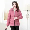 Chaqueta de Algodón Nueva Ajustada para Mujer Invierno 2025 Moda Adelgazante Abrigo de Mamá para Personas de Mediana Edad y Mayores Ropa Exterior de Algodón de Moda