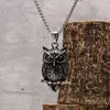 Colgante de animal de acero de titanio europeo y americano, collar retro con diseño de búho, collar literario para hombres y mujeres SP1078