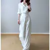 Conjunto de Camisa Branca com Decote V de Meia-Manga e Calça de Cintura Alta Wide Leg Estilo Old Money para Mulheres, Novo Conjunto de Duas Peças Minimalista de Verão com Toque Relaxado