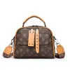 Bolso de Mano Versátil con Estampado Retro Texturizado de Gama Alta para Mujer 2025 Nuevo Elegante Bolso Cruzado de Hombro de Nicho para Viajes Diarios