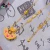 Novo Colar Pingente Cadeado Dourado Esmaltado Estilo Chinês Flor de Ameixa Formato de Leque, Corrente para Clavícula Ruyi Huang Estilo Palácio Vintage
