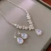 Estilo Palacio Francés Pendientes de Gota de Agua Incrustados de Diamantes Collar Cadena para Clavícula de Lujo Ligero Joyería Versátil de Gama Alta para Mujeres