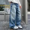 Jeans para hombre desgastados, lavados, de corte holgado y pierna recta - un pantalón largo moderno, minimalista, versátil y casual para el uso diario y para ir al trabajo