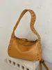 Cross2026 Otoño Nuevo Retro Diseño de Nicho Moda Remache Mujer Gran Capacidad Bolso de Hombro Cruzado Bolso de Axila
