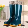 Botas de lluvia de caña alta, zapatos impermeables, zapatos de goma, cubrebotas, zapatos de algodón cálido de moda de caña media para mujer, adultos, antideslizantes, zapatos de cocina para verano