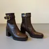 Botas de Cano Curto Chuyuji com Solado Silencioso, Bico Quadrado e Salto Alto para Mulheres, Botas Elegantes de Salto Grosso de Luxo Leve, Versáteis e Emagrecedoras com Superfície Macia, Novo Modelo