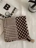 2026 Colgante de Borla para Año Nuevo Bufanda Cuadrada Ropa Artística Retro Combinación Bufanda Delgada de Seda Protección para el Cuello Bufanda Estilo Celebridad Nueva