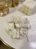 Moderna y de Alta Gama Gomas para el Cabello de Satín con un Diseño Elegante y Brillante de Alta Elasticidad. Suministro al por mayor. Venta directa del fabricante